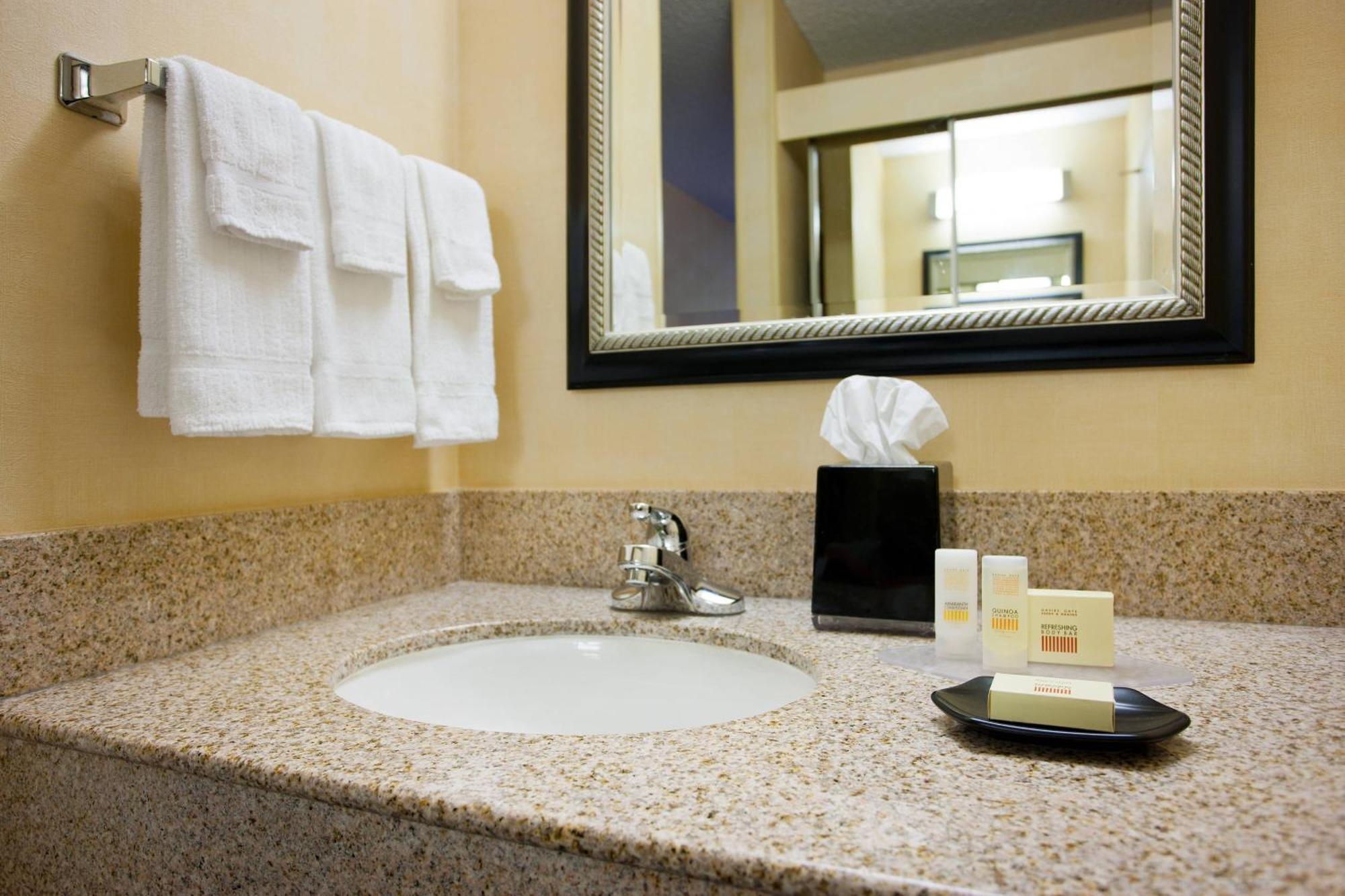 מלון Courtyard Sacramento Airport Natomas מראה חיצוני תמונה